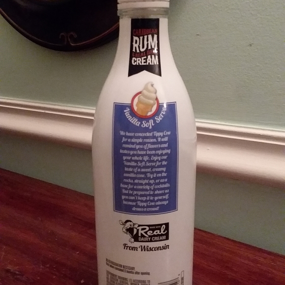 Lighted Tippy Cow Bottle Caribbean Rum Wisconsin Cocktail Empty - Picture 4 of 8